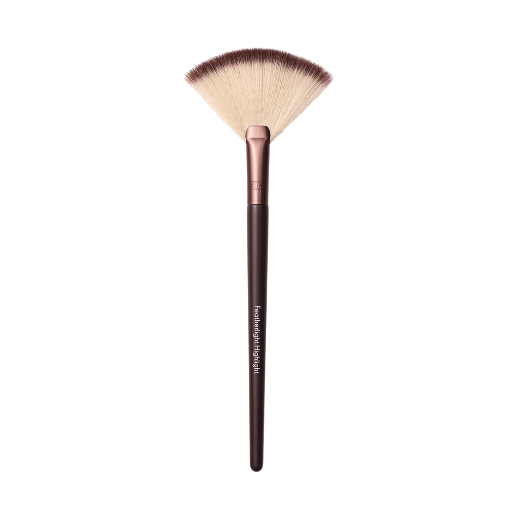 Brocha para Polvos Iluminadores Featherlight